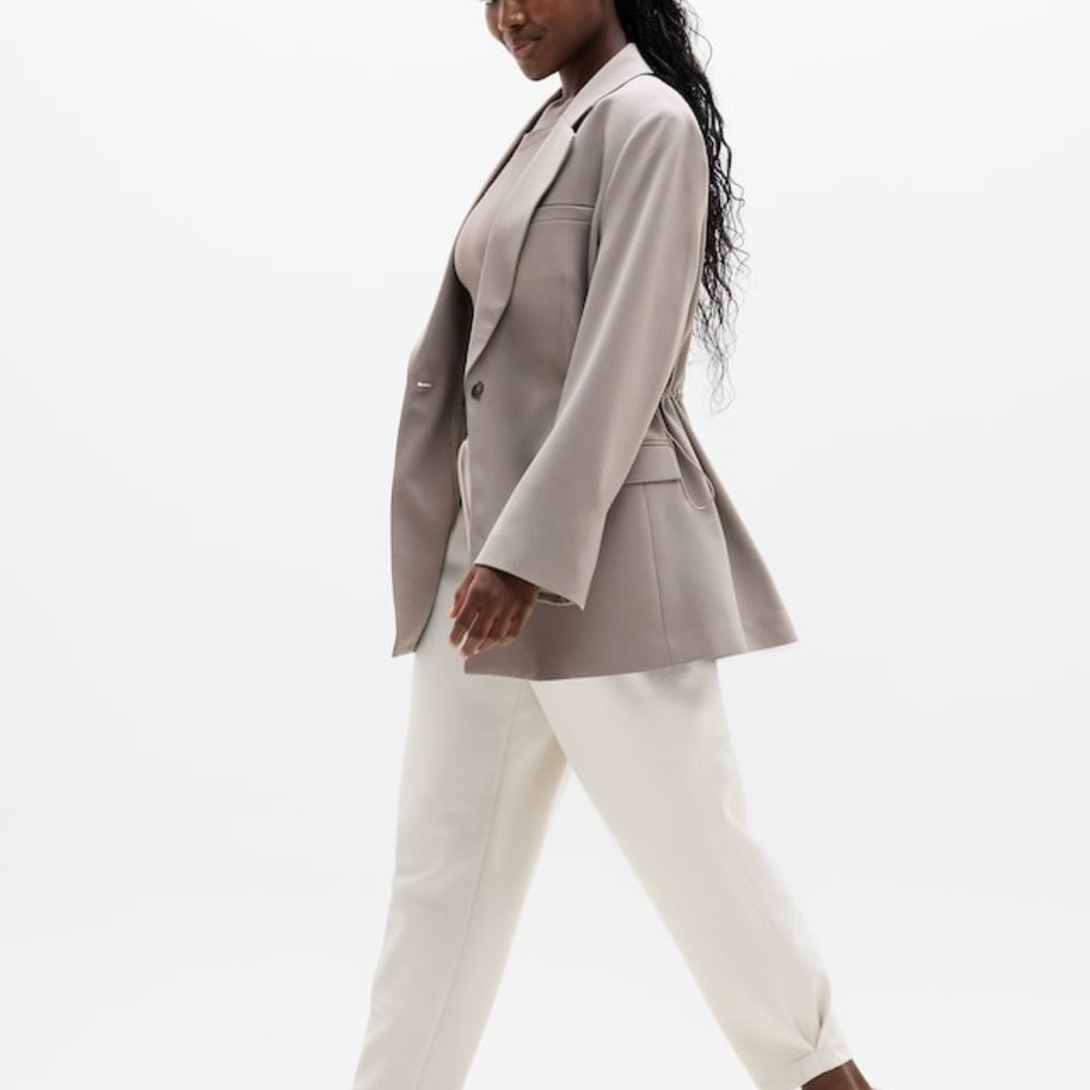 Athleta MVP Blazer . suitable for both work and casual outings. versatile design - Picture 3 of 16